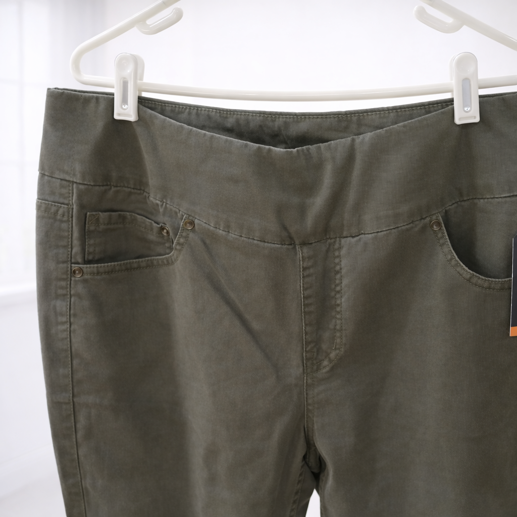 JAG Hi Rise Straight Leg Pants - Color = Jungle Palm